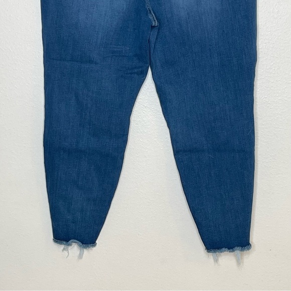 Torrid Feel The Fit Jegging Super Soft Jeans Size 24 / 3 Buttons Stretch - Picture 7 of 11